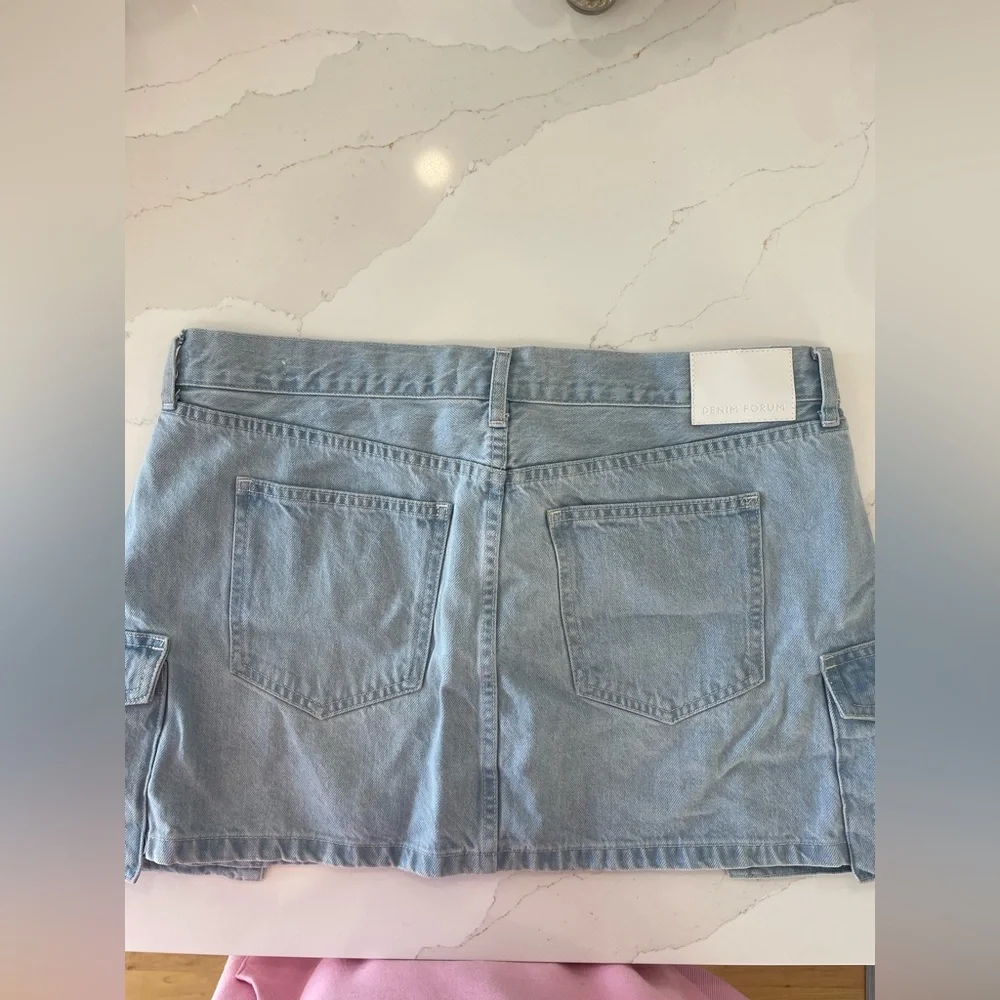 Like New Denim‎ Forum 90’s Mid-Rise Cargo Mini Skirt - Picture 5 of 7